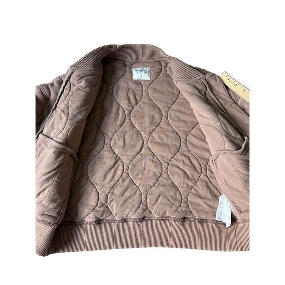 Abercrombie & Fitch Onion Quilted Bomber Jacket size M Tan - Picture 8 of 9